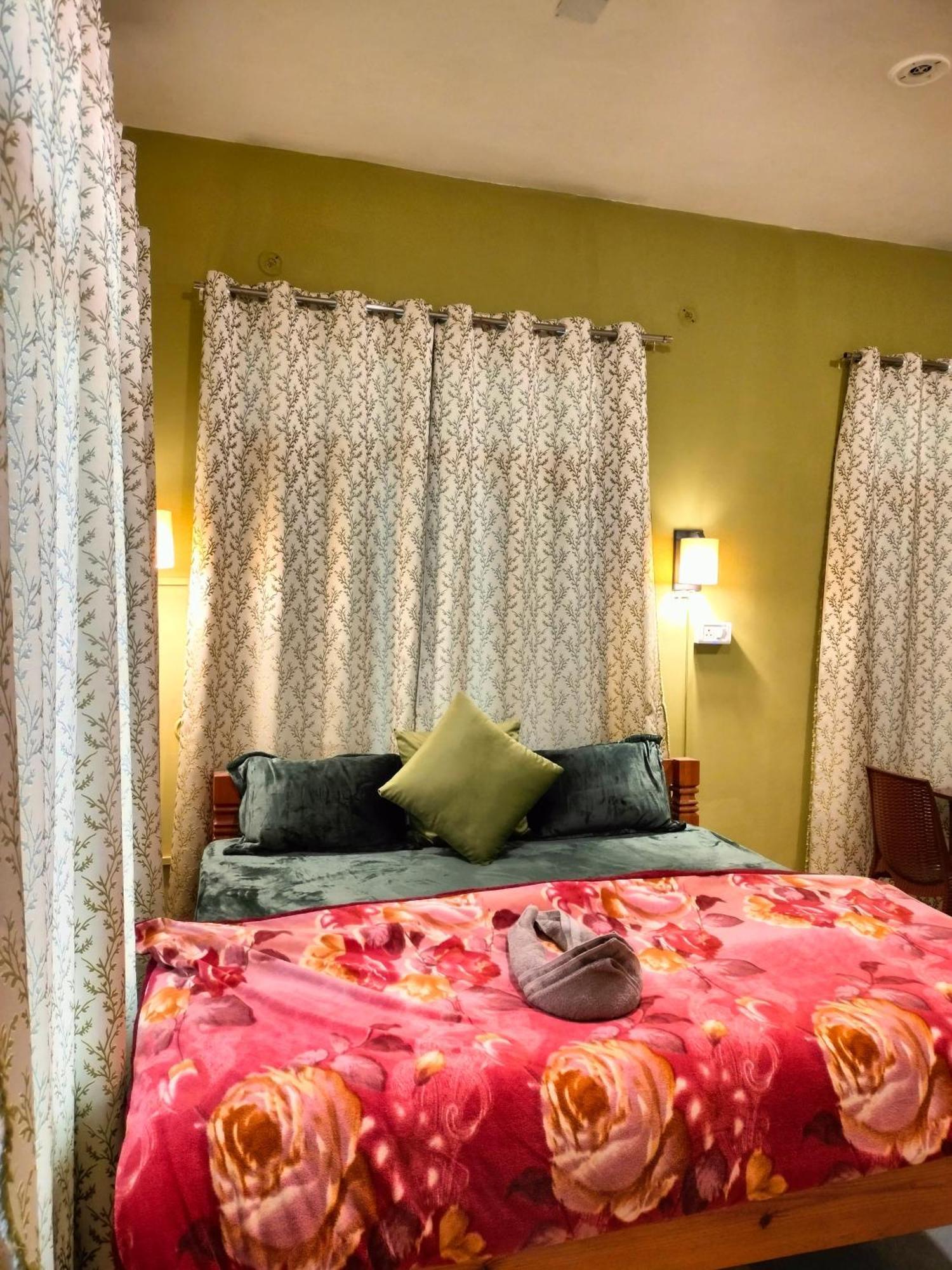 The Alpine Vista Hotel อัลโมรา ภายนอก รูปภาพ